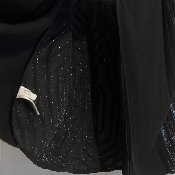 Tank - Picture 4 of 4